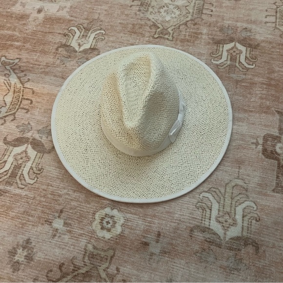 Free People x Olive and Pique Emma straw hat (Some flaws!!) - Picture 3 of 11